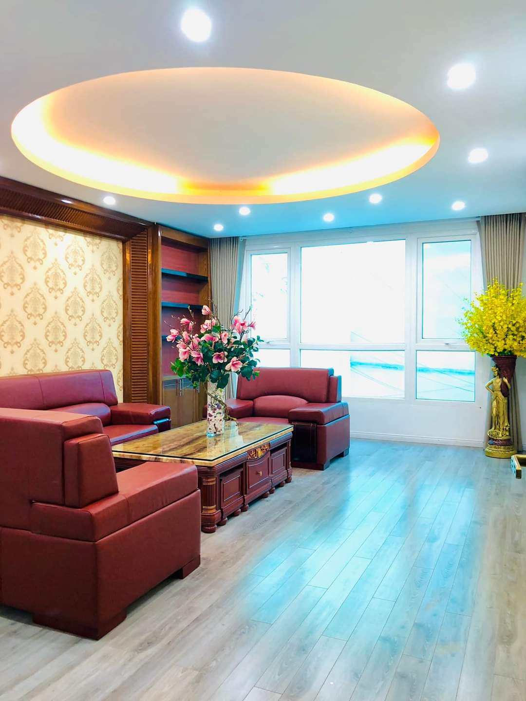 Siêu phẩm nhà 5 tầng Lô góc Nguyễn ngọc Vũ 42m, mt 4m, ngõ thông ô tô, 5.95 tỷ