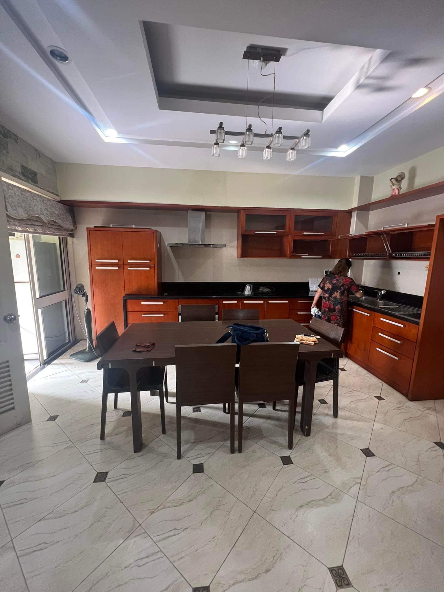 Bán nhà ngõ 132 Cầu Giấy, 5m ô tô, 50m bãi ô tô, nông, thoáng, dt 40m, 4,3 tỷ