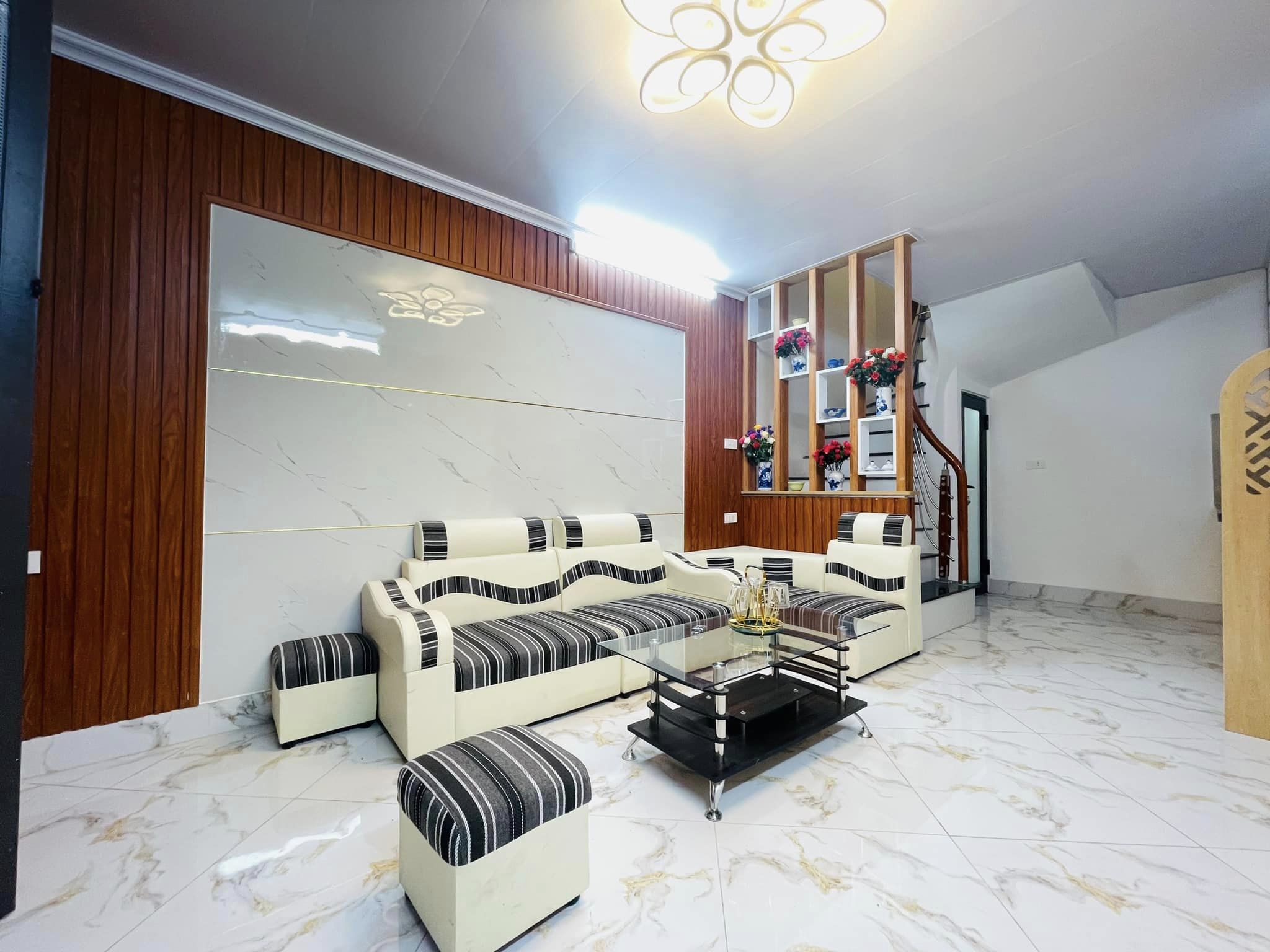 Bán nhà đẹp Bạch Mai, 3 NGỦ Ở LUÔN, giá 2.95 tỷ