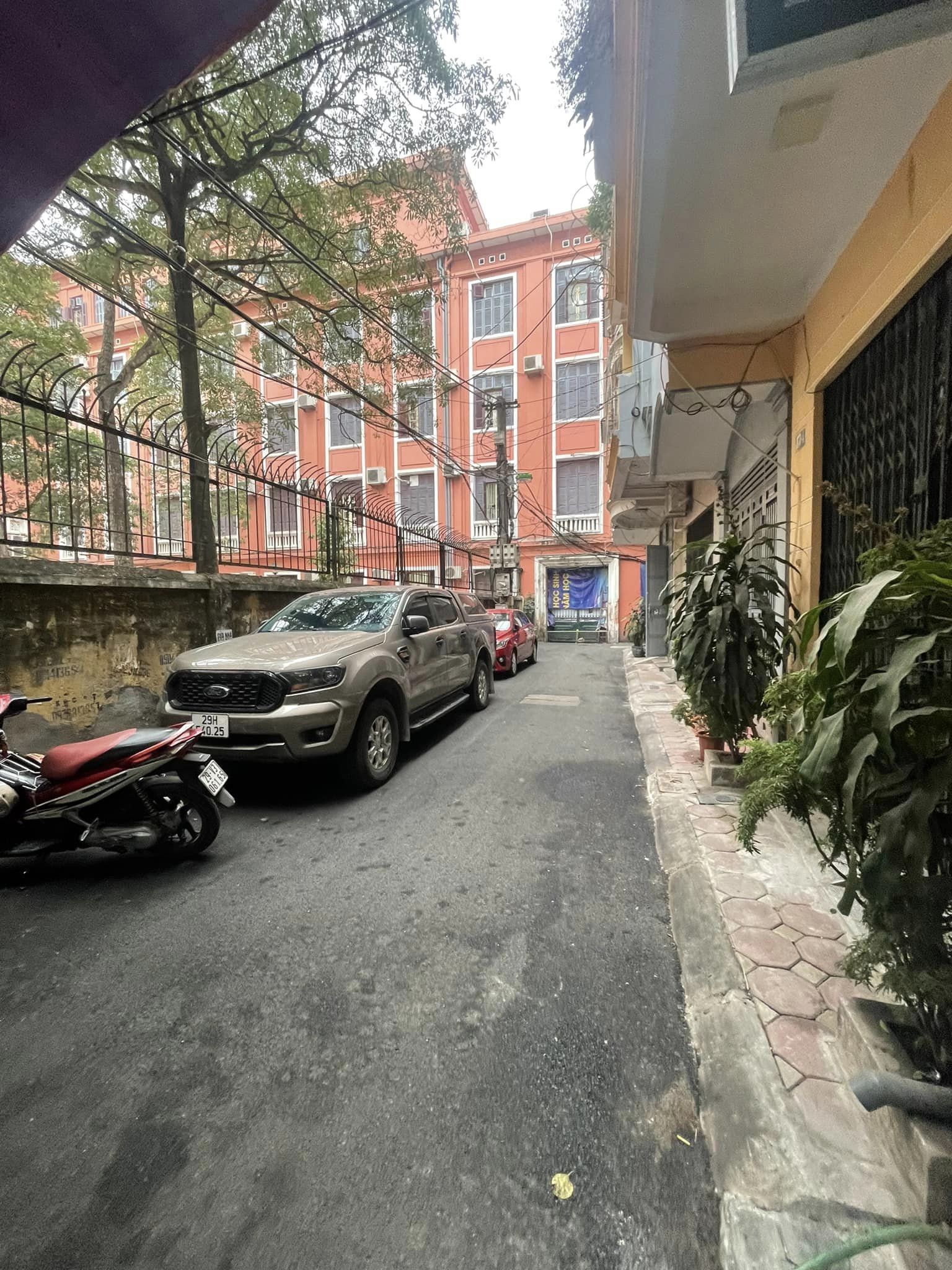 BÁN NHÀ NGÕ 95 CHÙA BỘC- 45M2- NGÕ THÔNG KINH DOANH- Ô TÔ VÀO NHÀ GIÁ 9 TỶ