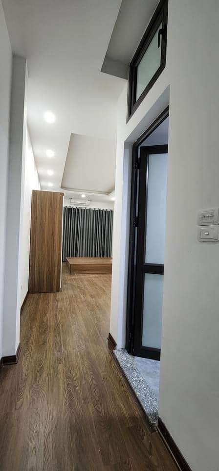 Bán tòa nhà dòng tiền, Bán nhà ngõ 117 Thái Hà, 10phòng, 6 tầng, khai thác 60tr/th, giá giảm 600tr, giá: 8.6 tỷ. Quận Đống Đa