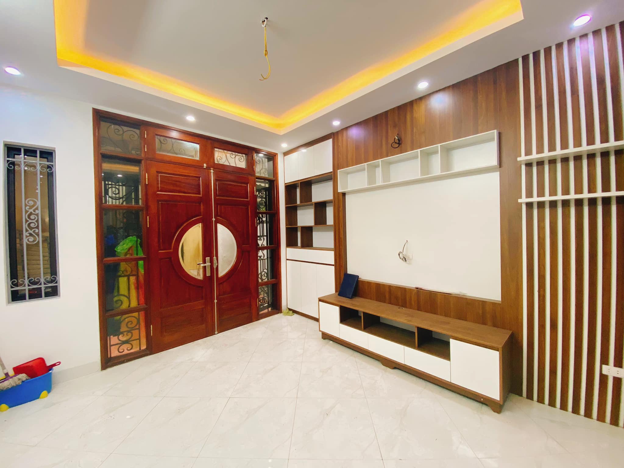 Bán nhà riêng tại đường Văn Cao, Ba Đình - Sổ đỏ 40m2, giá 4 tỷ 550.