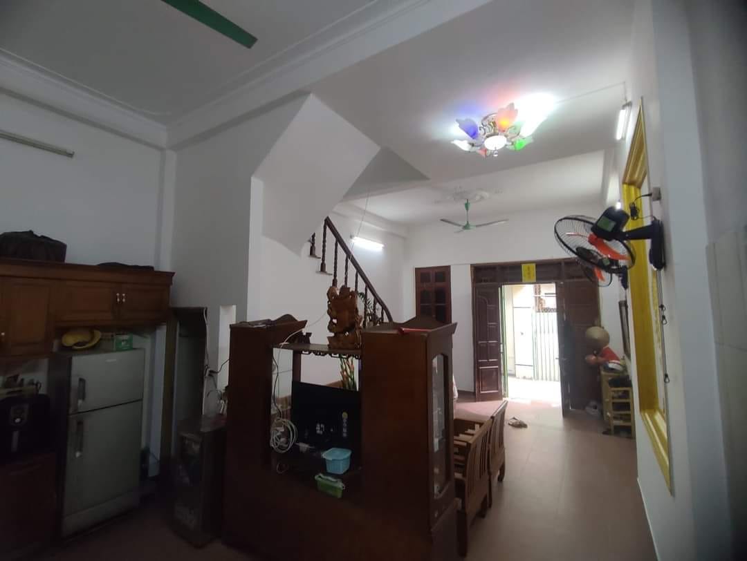 Bán gấp nhà Mỹ Đình, ô tô cửa, diện tích 45m2 x 4T, mặt tiền 4,8m, giá 5,9 tỷ.