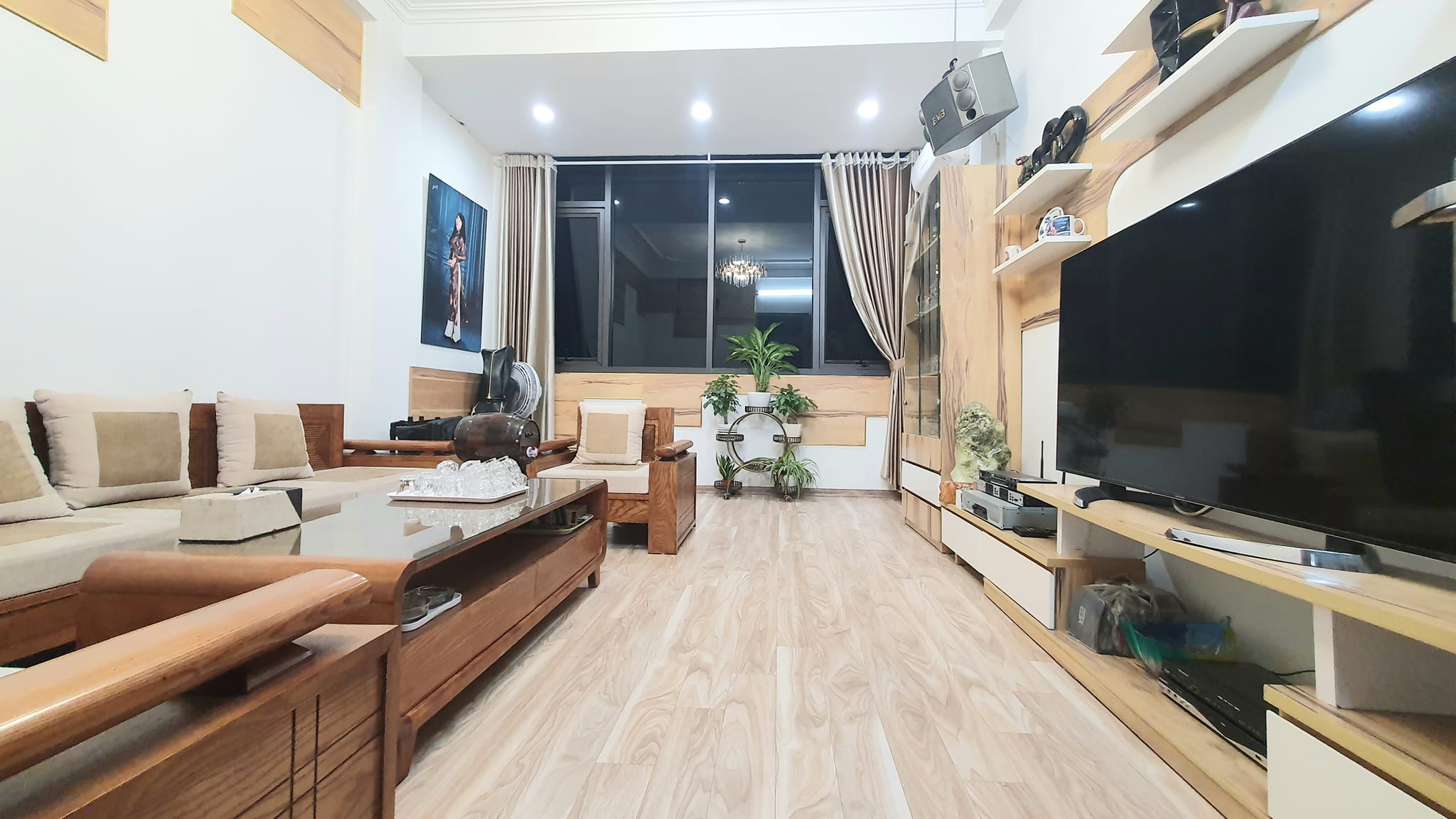 Phân Lô Nguyễn Chí Thanh chỉ 14.8 tỷ, 45m2, 5 tầng, mặt tiền 4.5m, Gara ô tô 7 chỗ, thang máy, kinh doanh