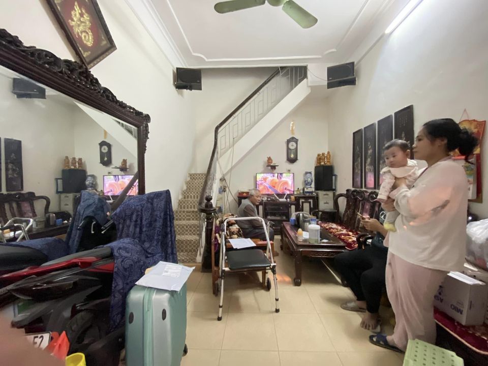 Bán nhà Văn Hương, Đống Đa, 30m2, 2.15 tỷ