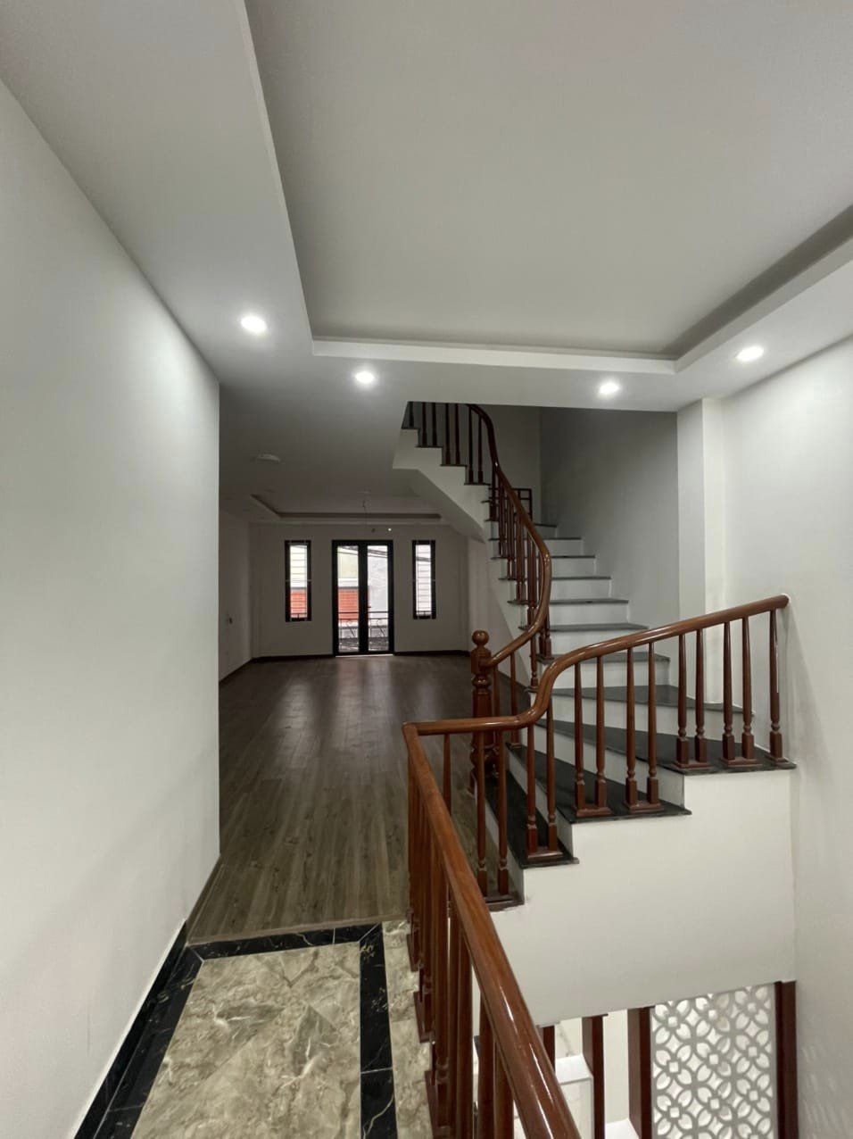 Siêu ngon 7 tầng, thang máy, Ô tô tránh-vào nhà, Kinh doanh, S72m, giá 10.3 tỷ.