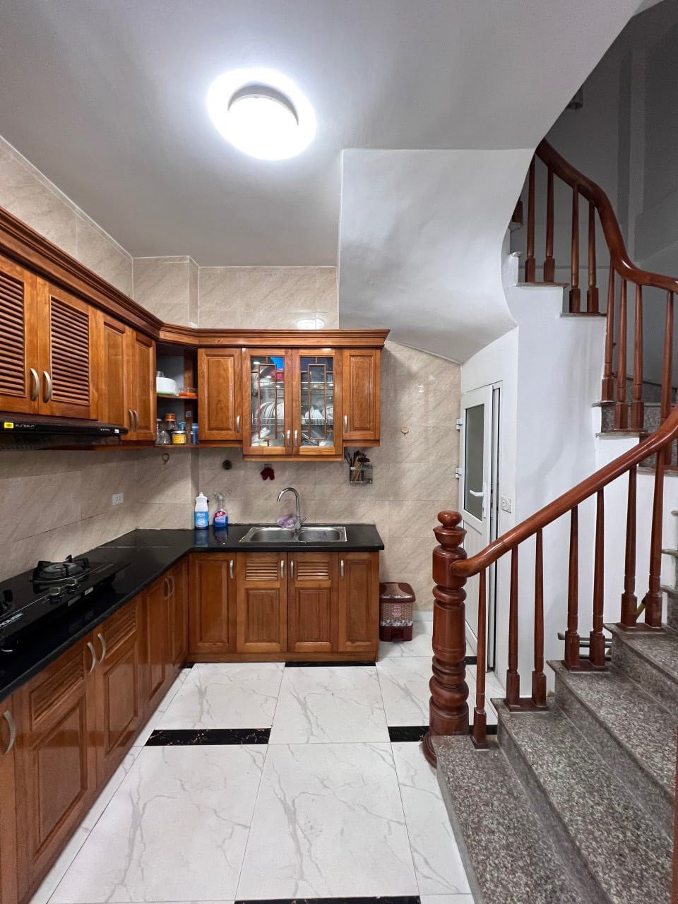 Bán nhà ngõ 243 Nam Dư,Lĩnh Nam, Hoàng Mai xây mới 5 tầng giá hơn 3 tỷ