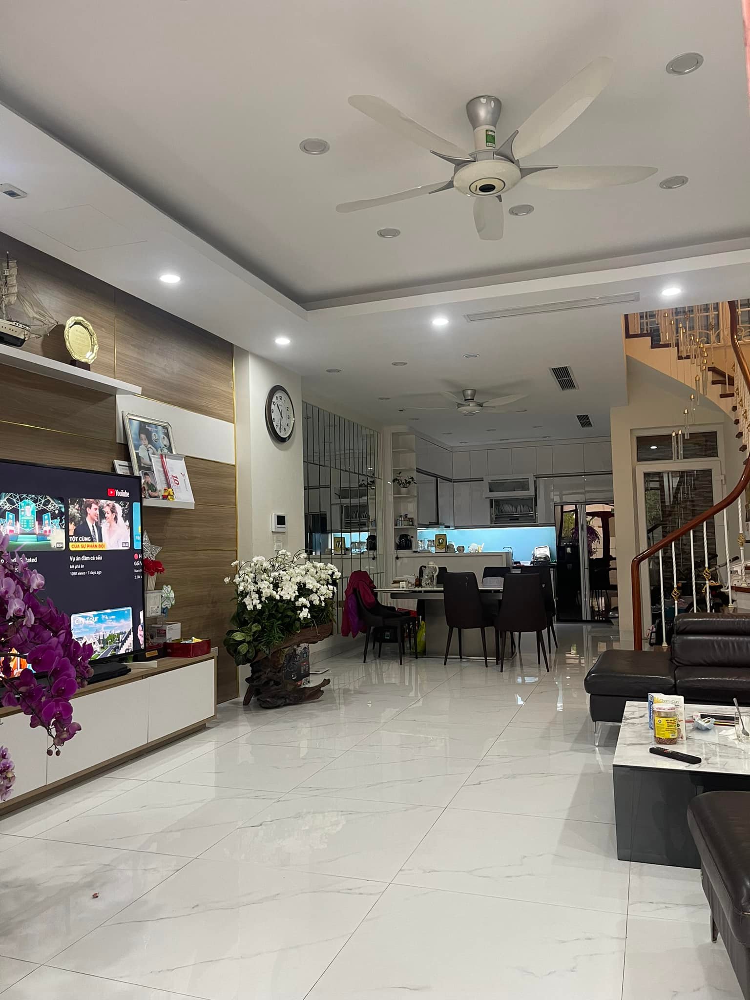 Nhỉnh 20 tỷ sở hữu ngay tòa nhà 5 tầng đẹp long lanh tại Nguyễn Tuân - Thanh Xuân.