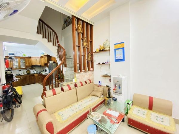 BÁN NHÀ NGÕ 180 NGUYỄN LƯƠNG BẰNG MỚI ĐẸP, TẶNG NT