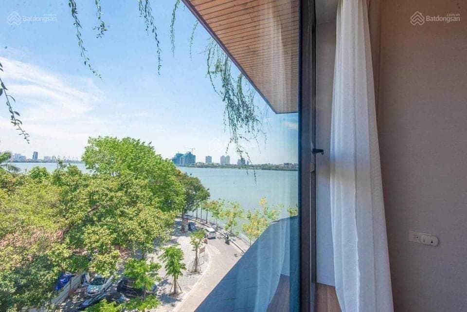 Độc! Mặt phố, Mặt hồ Tây, Nguyễn Đình Thi 233m2, 9 tầng, MT12m, 2 mặt đường