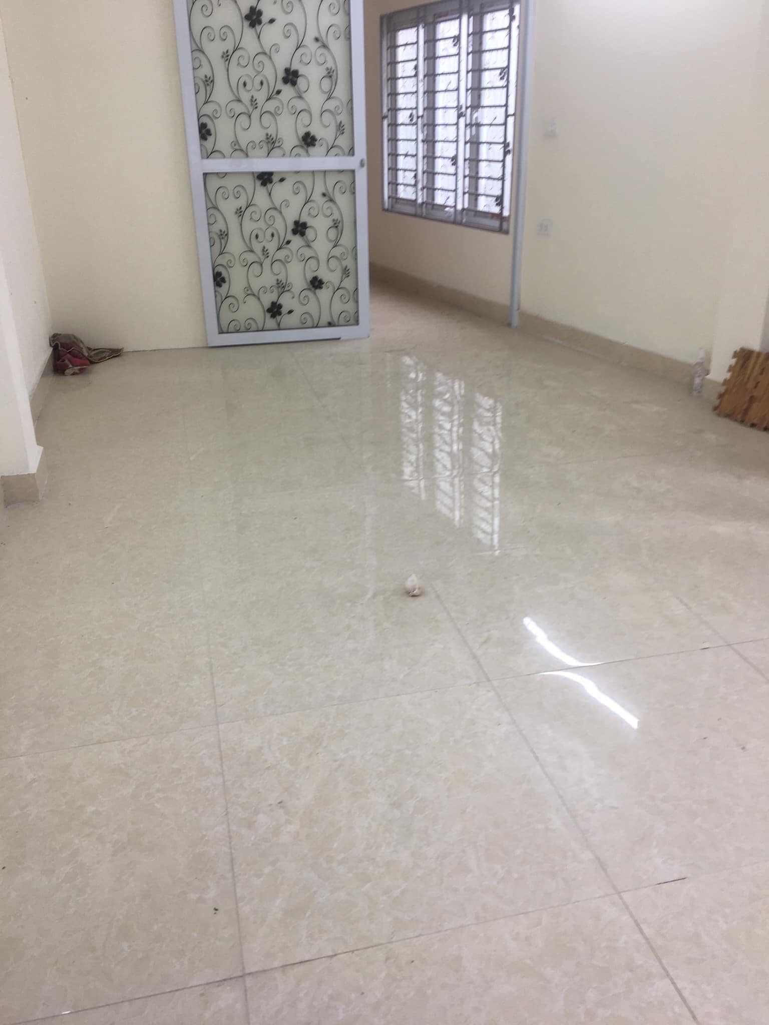 Bán gấp nhà LĨNH NAM- HOÀNG MAI , 30Mx2 ,TẦNG ,MT 4,4M ,GIÁ CHÀO CHỈ 1,65 TỶ, LÔ GÓC ,NGÕ THÔNG ,Ô T Ô TRÁNH , KINH DOANH SẦM UẤT