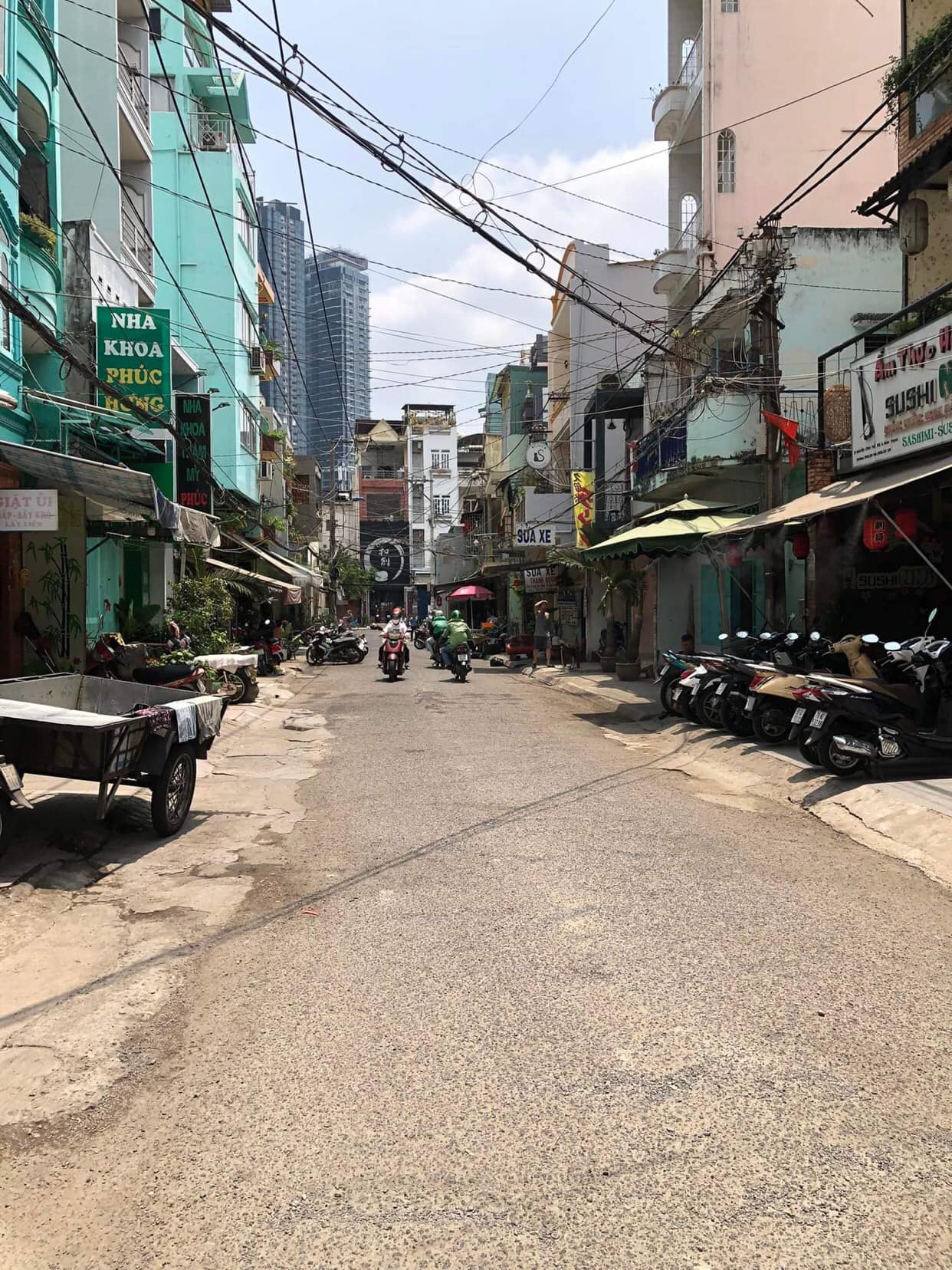 MẶT TIỀN NHỈNH 9 TỶ - VỊ TRÍ ĐẮC ĐỊA – GẦN LANDMARK 81 - 51M2