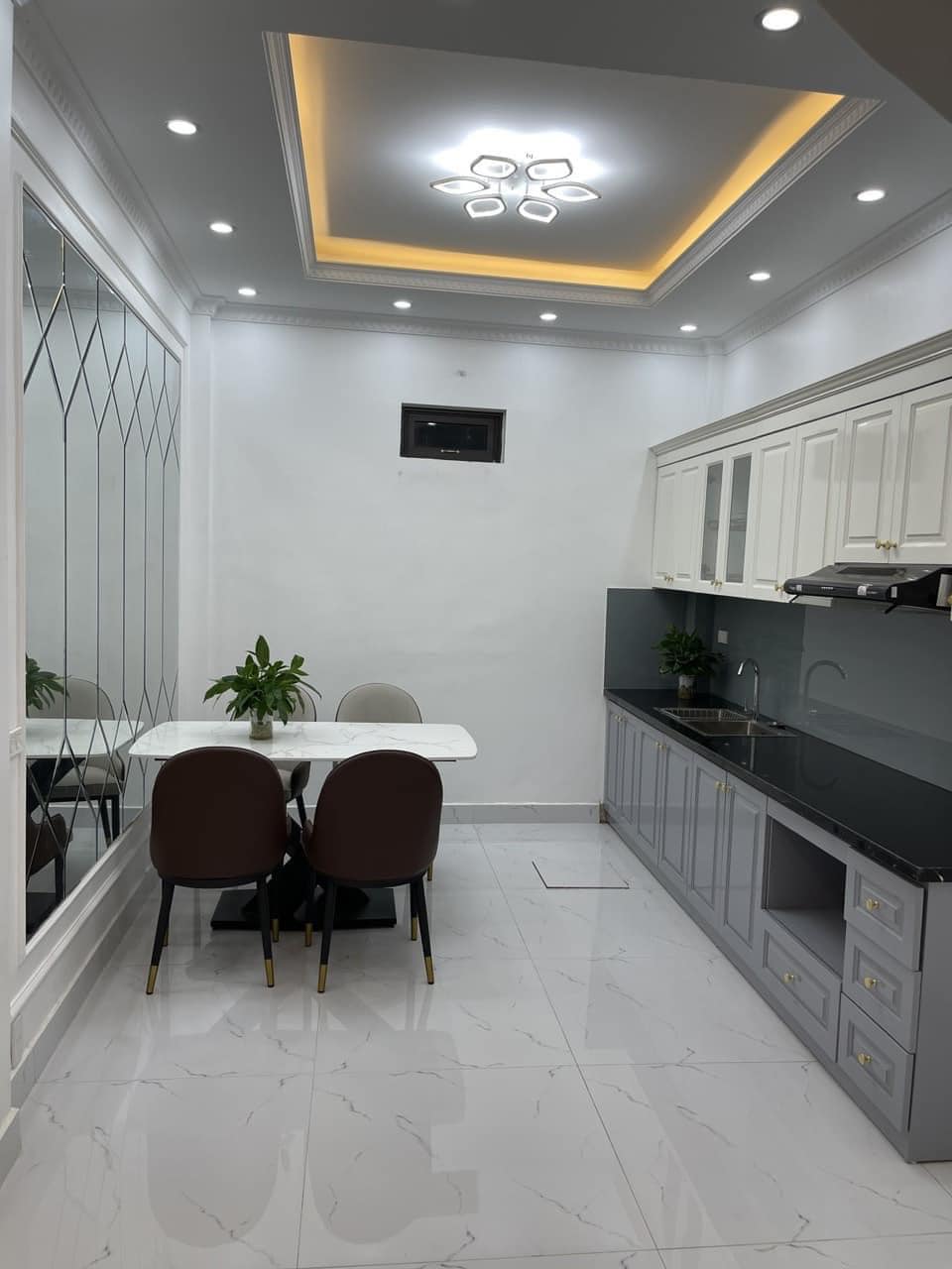 GIẢM SỐC! Bán gấp nhà Cầu Giấy, thoáng, ngõ nông, chắc chắn, dt 36m, 3.5 tỷ