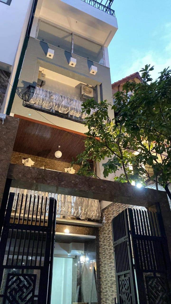 Chính chủ xinh gái nhờ bán siêu phẩm Nguyễn Văn Cừ, 90m2, 6T, gara, ô tô tránh, kinh doanh