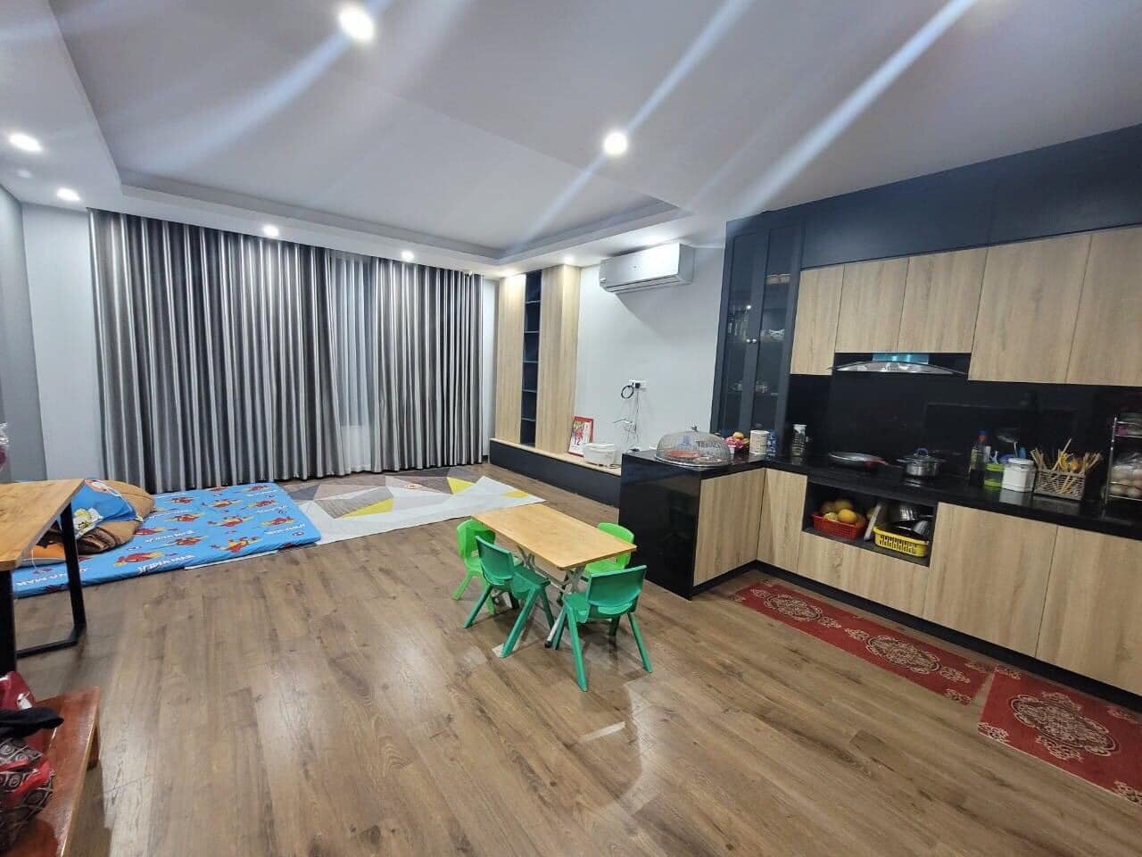 BÁN NHÀ ĐƯỜNG LÁNG, QUẬN ĐỐNG ĐA - Ô TÔ VÀO TẬN NHÀ - CHO THUÊ VĂN PHÒNG 50TR/THÁNG - MẶT TIỀN 5 MÉT - GIÁ NHẸ CHỈ 11TỶ8