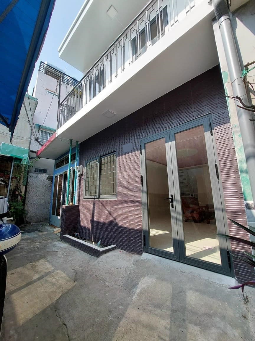 3 Tỷ3 - Nhà 2 Tầng 43m2 Sát MT Trung Tâm Gò Vấp