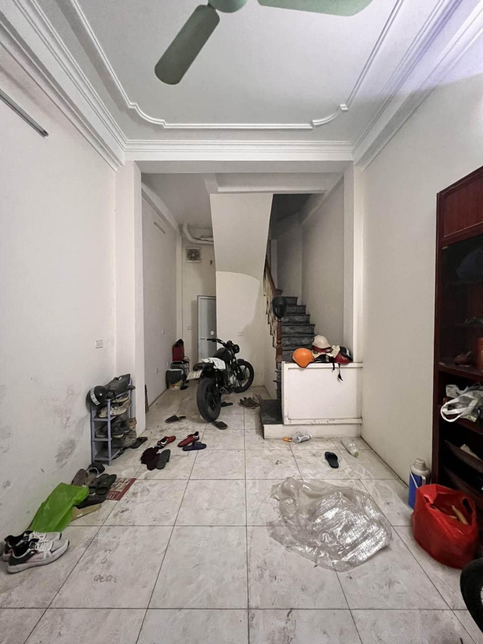 Chỉ Với 3 Tỷ Sở Hữu Nhà Phố Tây Sơn, Ô TÔ Đỗ 5m, Cực Thích Hợp Kinh Doanh Vừa & Nhỏ, Ngõ Ba Gác Phi, Vị Trí Đắc Địa