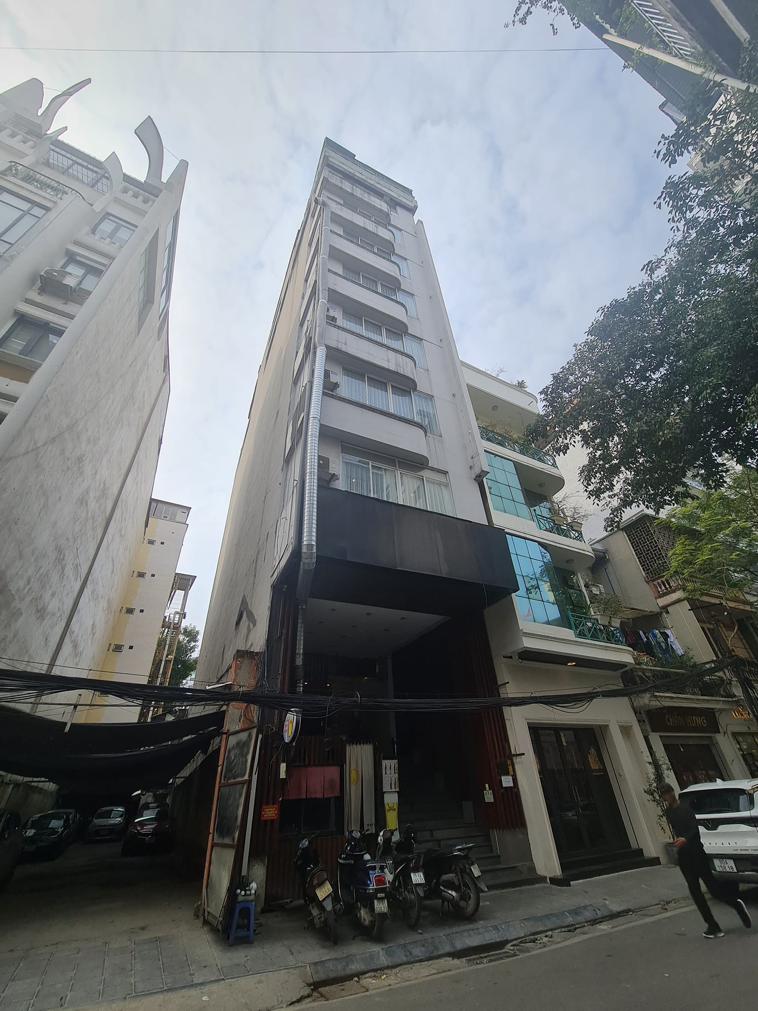 BÁN KHÁCH SẠN QUẬN HAI BÀ TRƯNG - HIỆN ĐẠI - DÒNG TIỀN 280/THÁNG