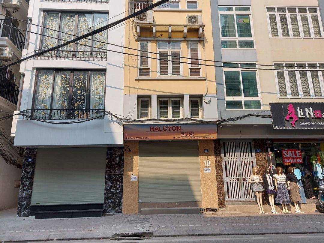 BÁN NHÀ mặt phố HOÀNG VĂN THÁI kinh doanh sầm uất, giao thông thuận tiện