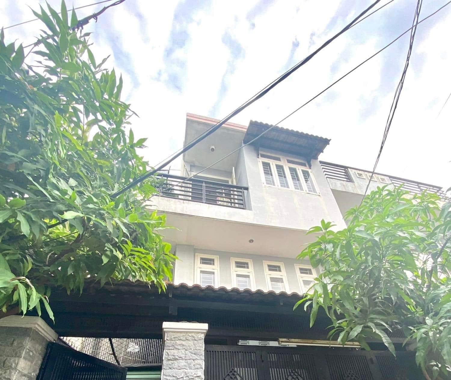 Bán Nhà 3 Tầng, 80m2i, Giáp Tân Phú,Chỉ Nhỉnh 4 Tỷ.Hẻm Thẳng Tắp, Ngộp Cần Bán Gấp.