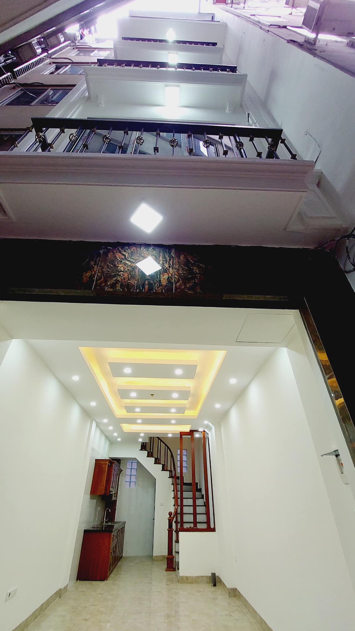 Nhà Mới Đẹp Dương Quảng Hàm – Cầu Giấy, Gầm Đường OTO, DT35m*5T Giá 4.2 Tỷ