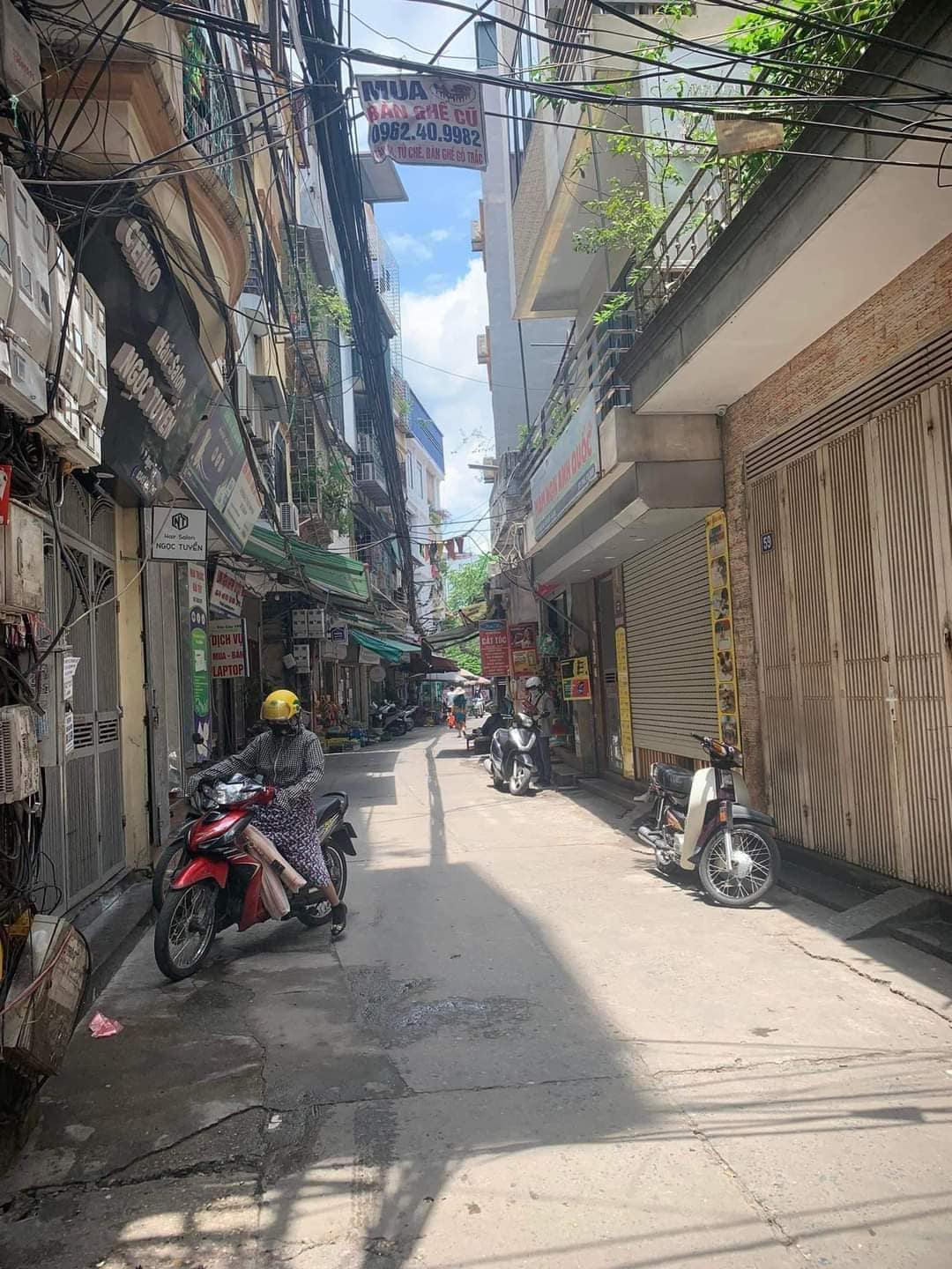 SIÊU HIẾM !! CHÍNH CHỦ gửi bán NHÀ CẦU GIẤY 48M2, 4 tầng đẹp NGÕ THÔNG THOÁNG, Chủ xây tâm huyết, TẶNG NỘI THẤT ở ngay