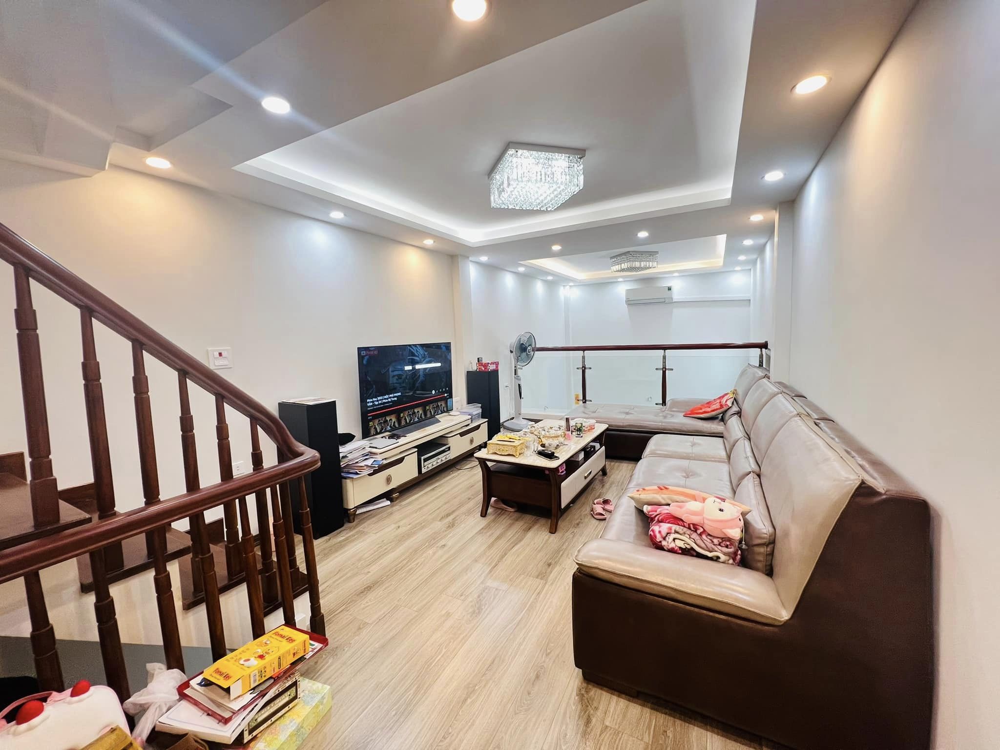 Bán nhà phố Thanh Nhàn, 3M ra mặt phố, nhà đẹp giá 5.8 tỷ