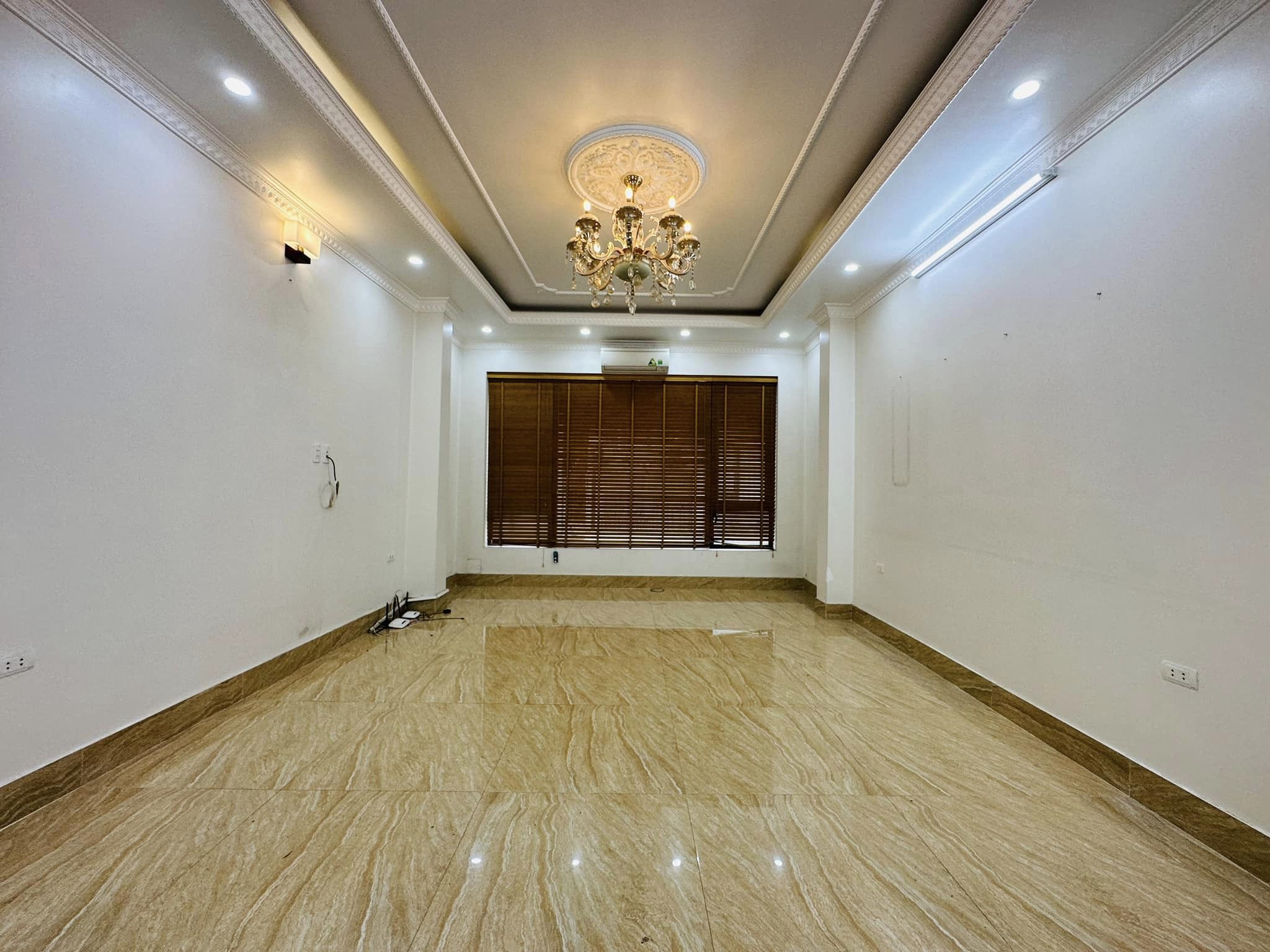 Bán nhà mặt phố Thụy Khuê, Tây Hồ, view hồ, kinh doanh, 36m x 6T, mtiền 4,3m, 14.39 tỷ