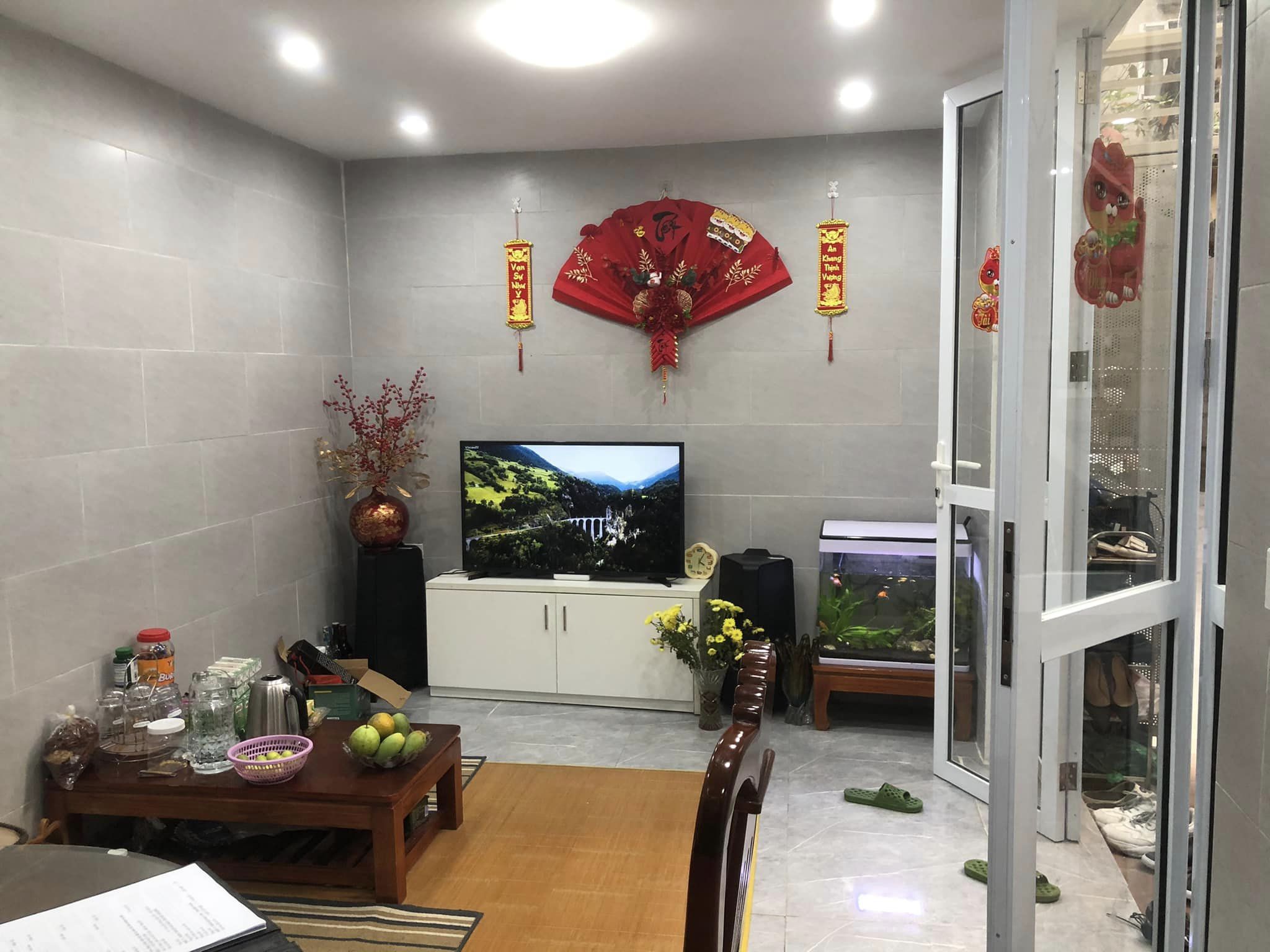 Bán nhà phố Thụy Khuê, Tây Hồ, sát hồ, ô tô tránh, kinh doanh, 82m, 2 tầng, mtiền 5,8m, 18 tỷ