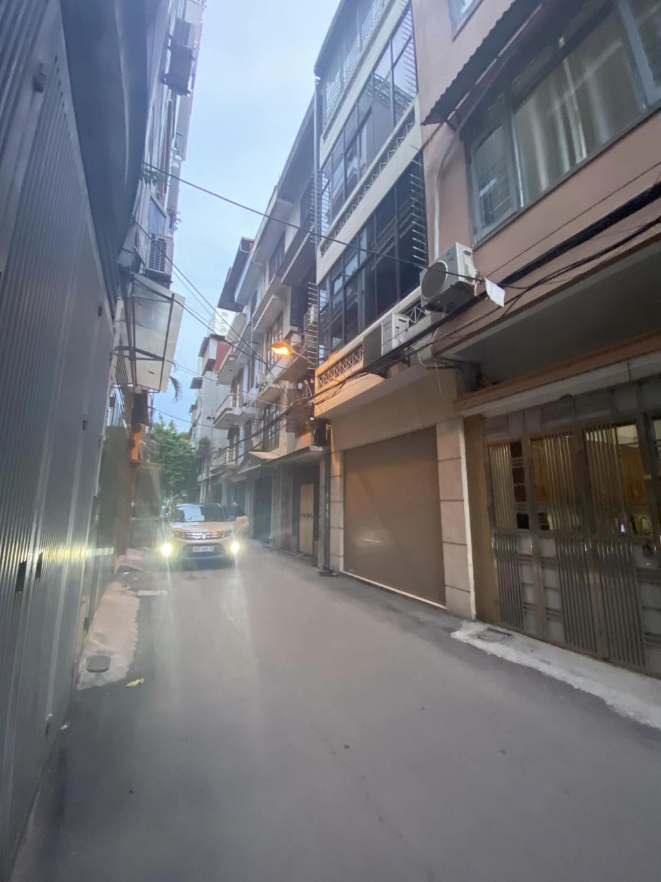 BÁN NHÀ HOÀNG QUỐC VIỆT- CẦU GIẤY- HAI THOÁNG -59M- GẦN PHỐ