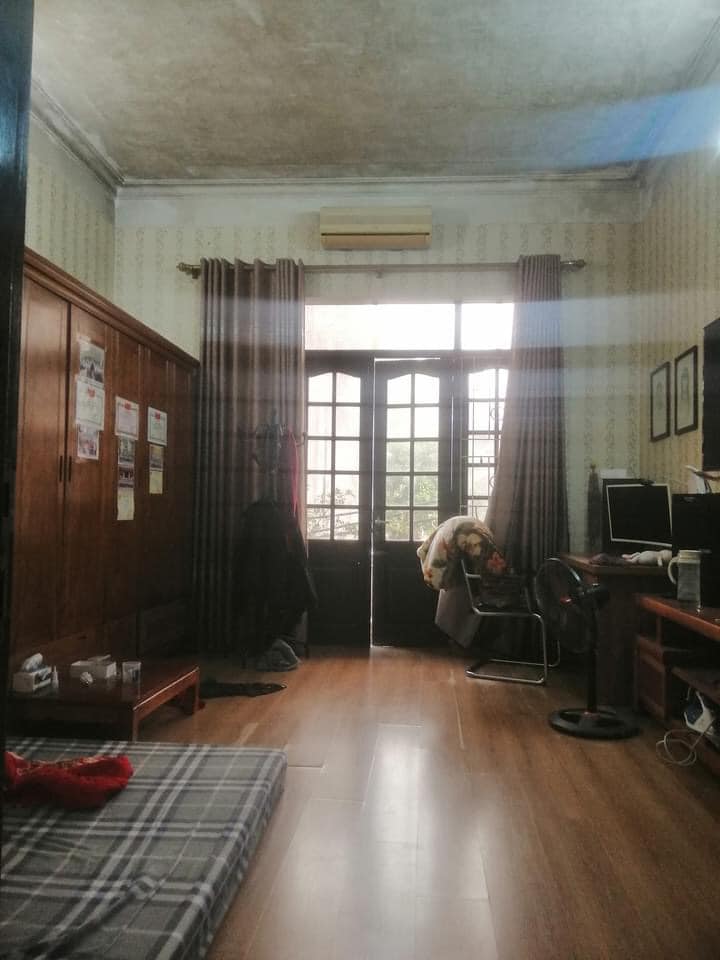 Bán nhà 4 tầng khu vực Hai Bà Trưng - Diện tích 61m2– Mặt tiền 4m – giá 8,3 tỷ. 6.