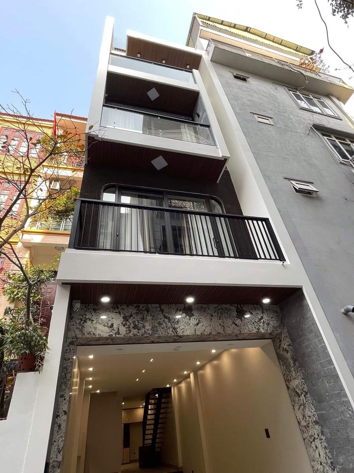 Cắt lỗ bán gấp nhà Nguyễn Văn Cừ Long Biên 78m2, thang máy, gara ô tô, văn phòng, 13,45 tỷ