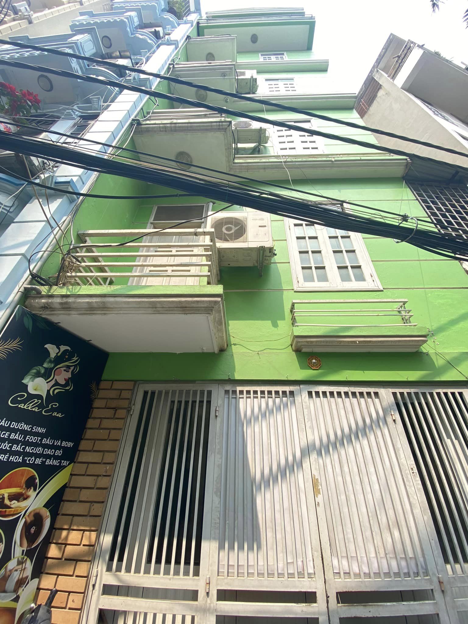 Chính chủ Bán Nhà Lạc Long Quân DT 35m x 6T, MT 4.5m, ô tô đỗ cửa, nhỉnh 4.7 tỷ. LH O971O85383