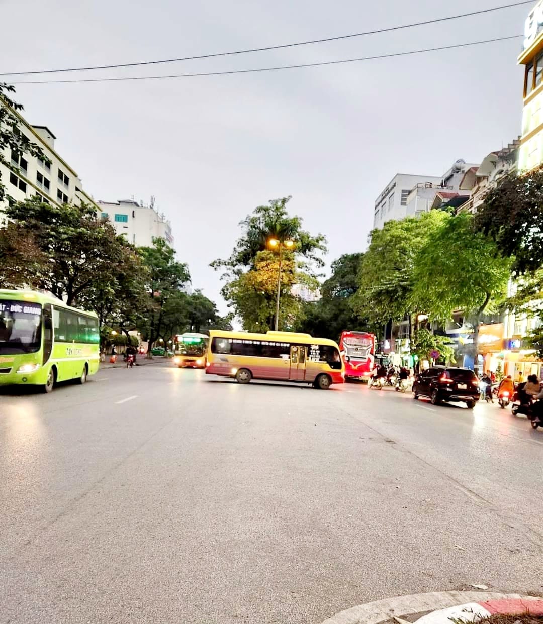 BÁN NHÀ KIM ĐỒNG 60M2 4 TẦNG MẶT TIỀN 6.6M - GIÁ 19 TỶ - VỈA HÈ - KINH DOANH VĂN PHÒNG