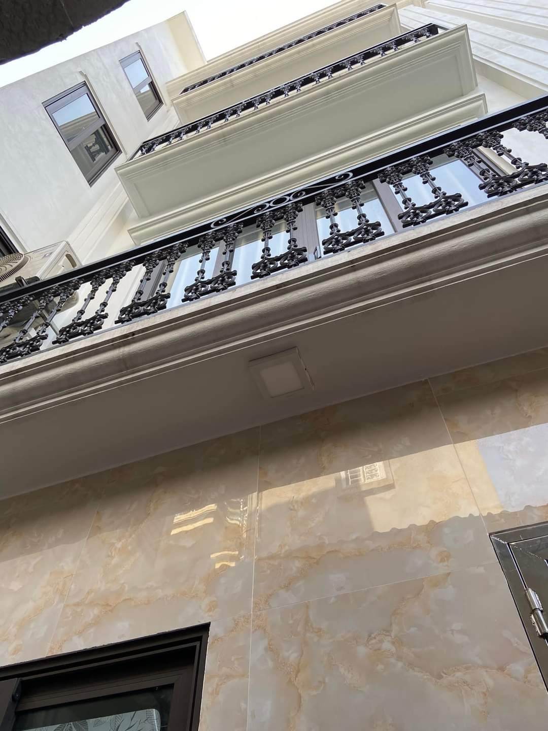 VỊ TRÍ TRUNG TÂM THẠCH BÀN - GẦN Ô TÔ - NGÕ NÔNG RỘNG - HÀNG XÓM THẠCH BÀN GARDEN CITY - TIỆN ÍCH AN SINH XÃ HỘI VÔ ĐỊCH