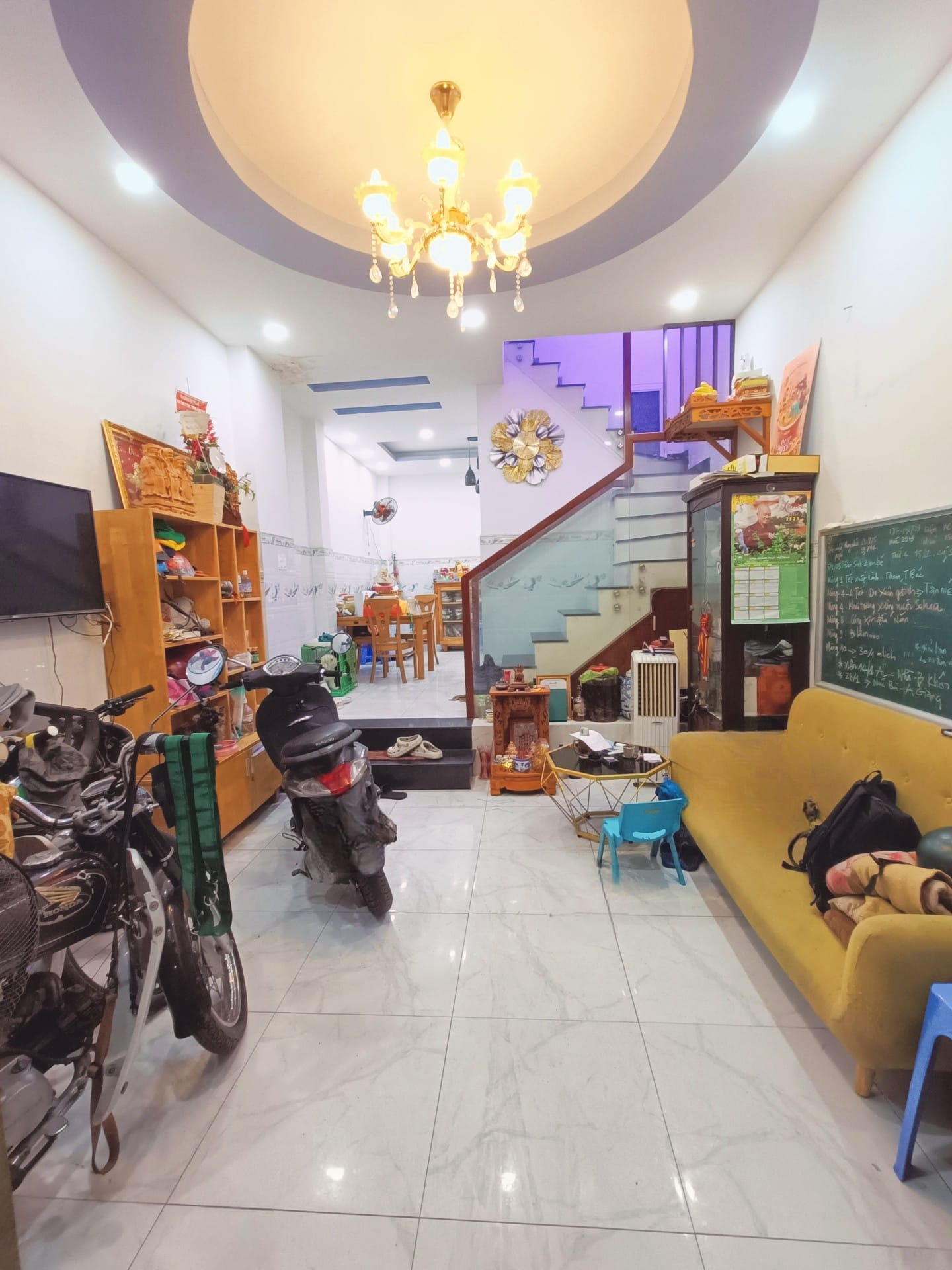 Xe hơi Hẻm 49 Thoại Ngọc Hầu, 4mx21m, 4 tầng, giá 7,5 tỷ TL, nhà cực đẹp.