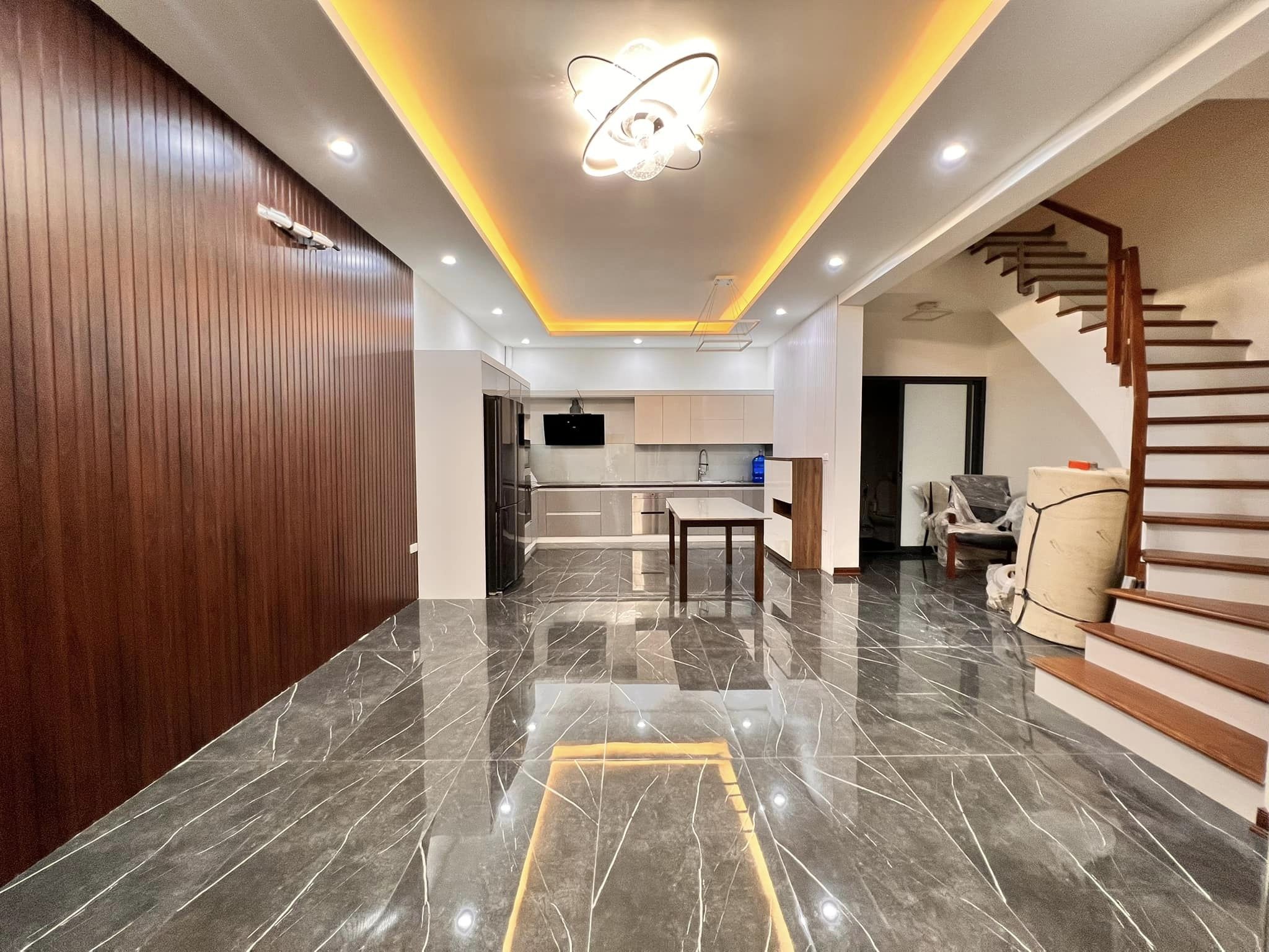 BÁN NHÀ ĐỘC NHẤT NGÕ TRUNG LIỆT, ĐỐNG ĐA - 70M2 - MẶT NGÕ RỘNG - SỔ NỞ HẬU - NỘI THẤT GỖ