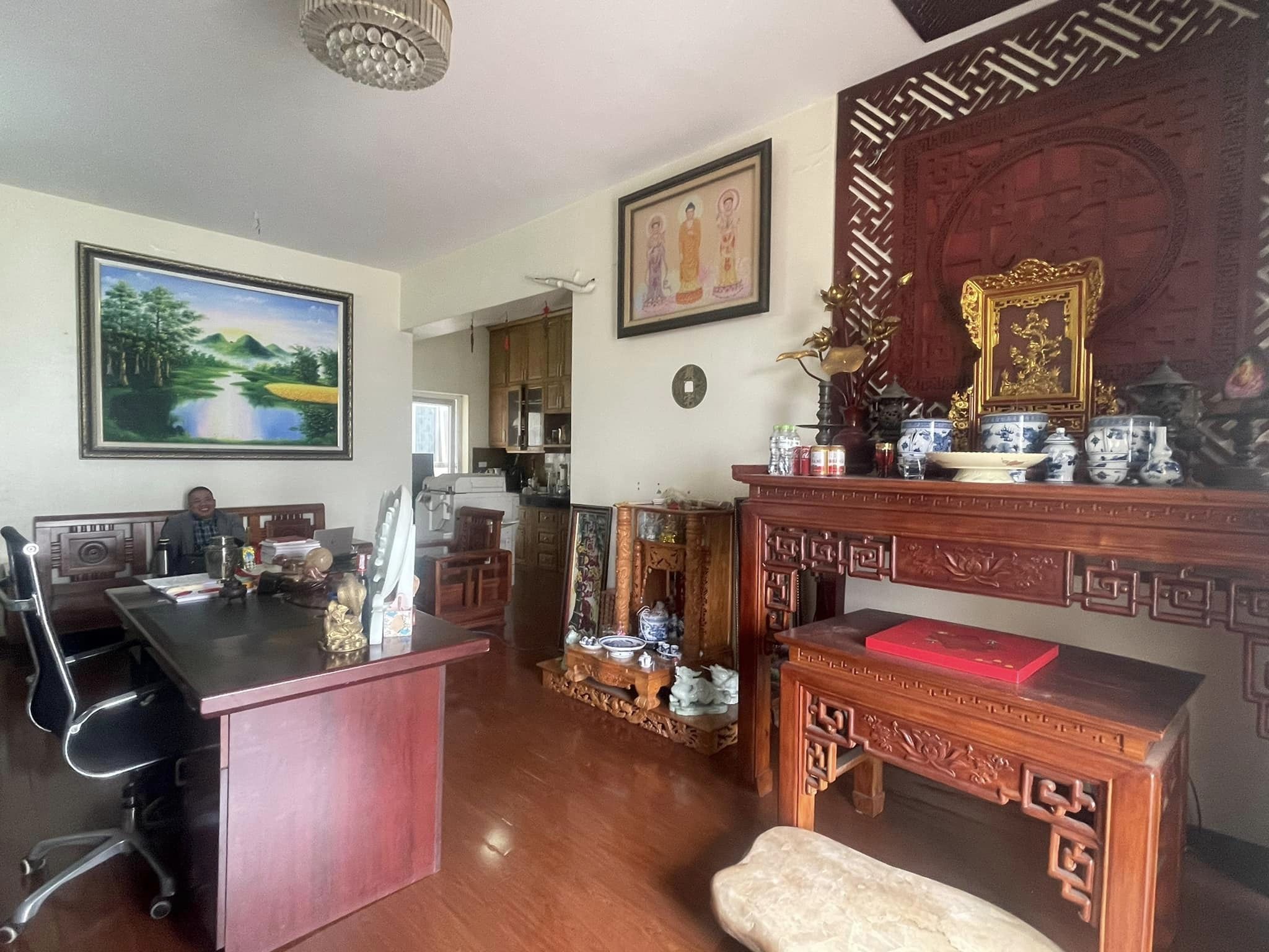 Cần bán căn hộ cc viện 103, diện tích 115m, 3 ngủ, 2 vs, 2 ban công, giá chỉ 2,99 tỷ đồng.