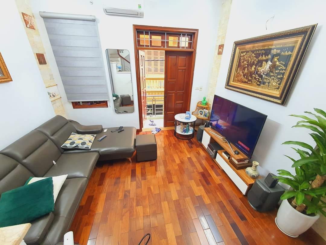 Bán nhà Ngô Quyền , Hà Đông 48 m nhà 4 tầng Lô góc- ô tô vào nhà ,6,3 tỷ