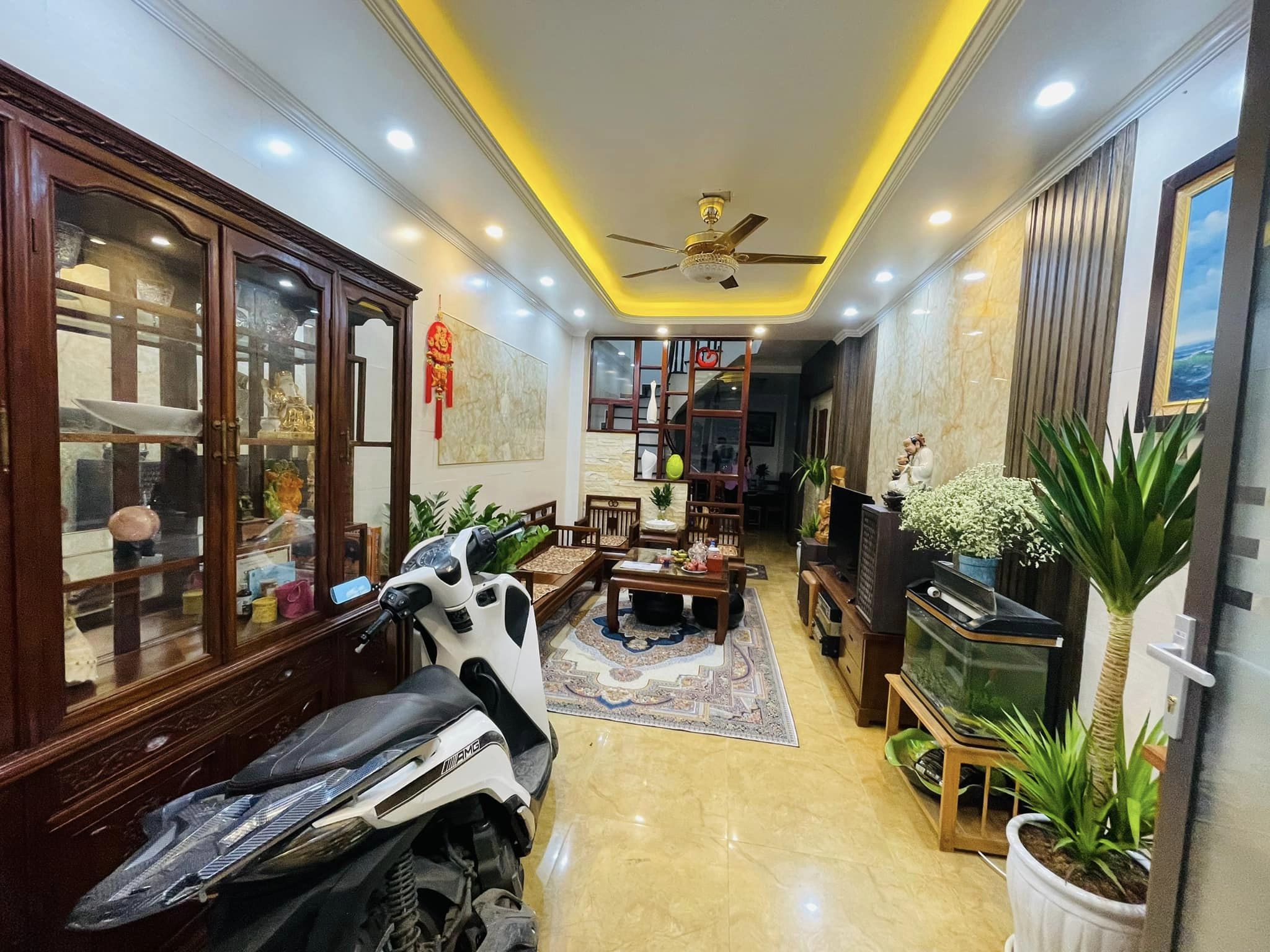 BÁN NHÀ PHỐ TÔN ĐỨC THẮNG - TRUNG TÂM QUẬN ĐỐNG ĐA - PHÂN LÔ - Ô TÔ VÒNG QUANH - 2 MẶT NGÕ - THANG MÁY NHẬP.
