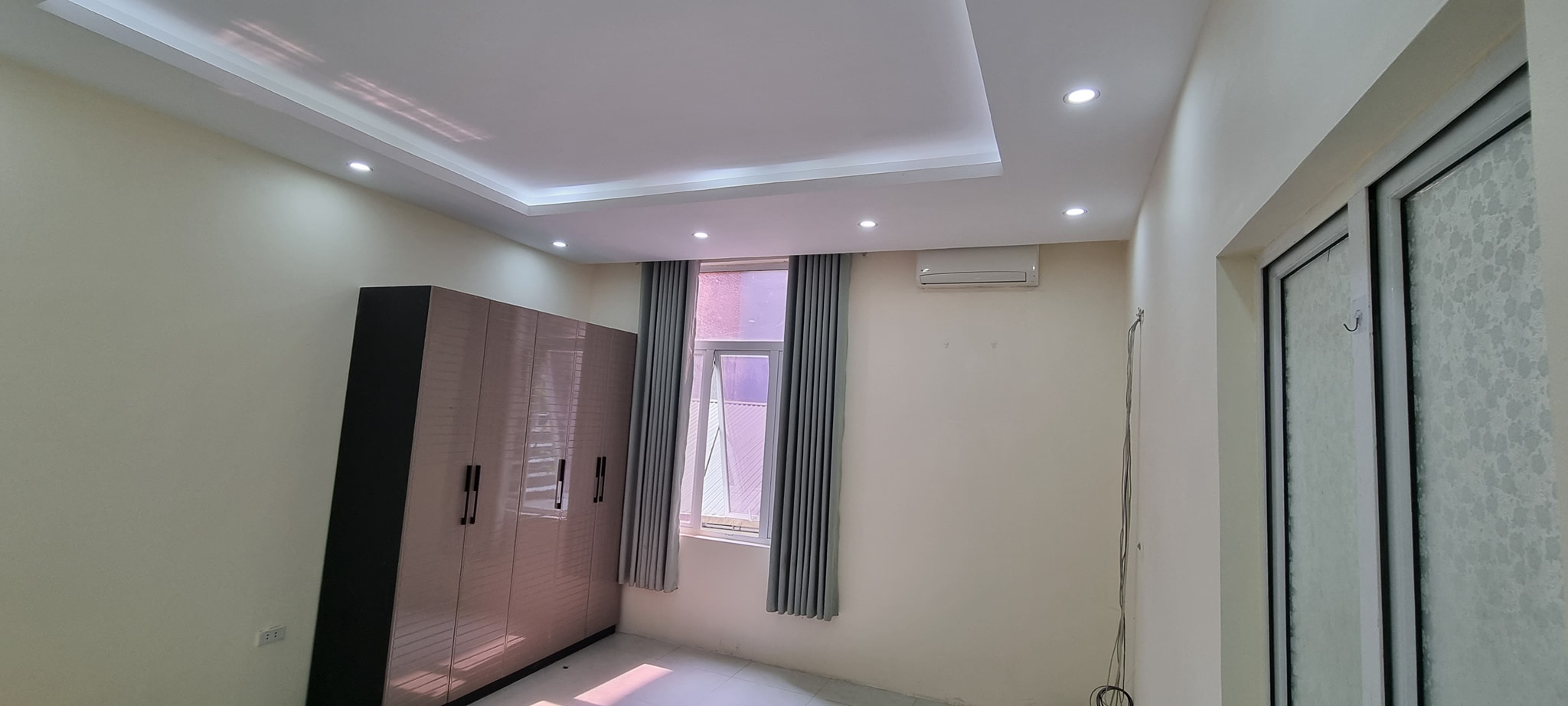 Bán nhà Hoàn Kiếm, Phố Nguyễn Khiết,DT30m2, 4 tầng (3PN), chỉ 2.8 tỷ. Căn góc 2 mặt thoáng