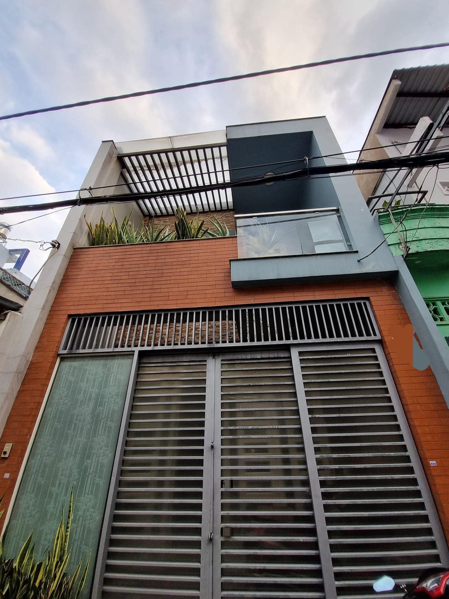 NHÀ ĐẸP TÂN PHÚ - GẦN MẶT TIỀN - HXH 4M - NGAY NGÃ TƯ ÂU CƠ - 77M2-GIÁ ĐẦU TƯ NHỈNH 7 tỷ