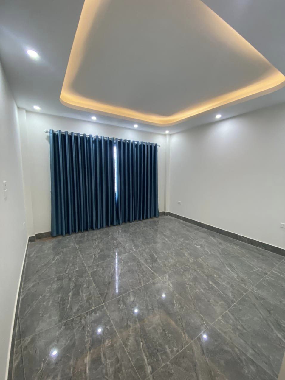 BÁN NHÀ NAM TỪ LIÊM 30M 5T GIÁ 3,4 TỶ NHÀ MỚI ĐẸP Ô TÔ VÀO NHÀ XUNG QUANH TIỆN ÍCH