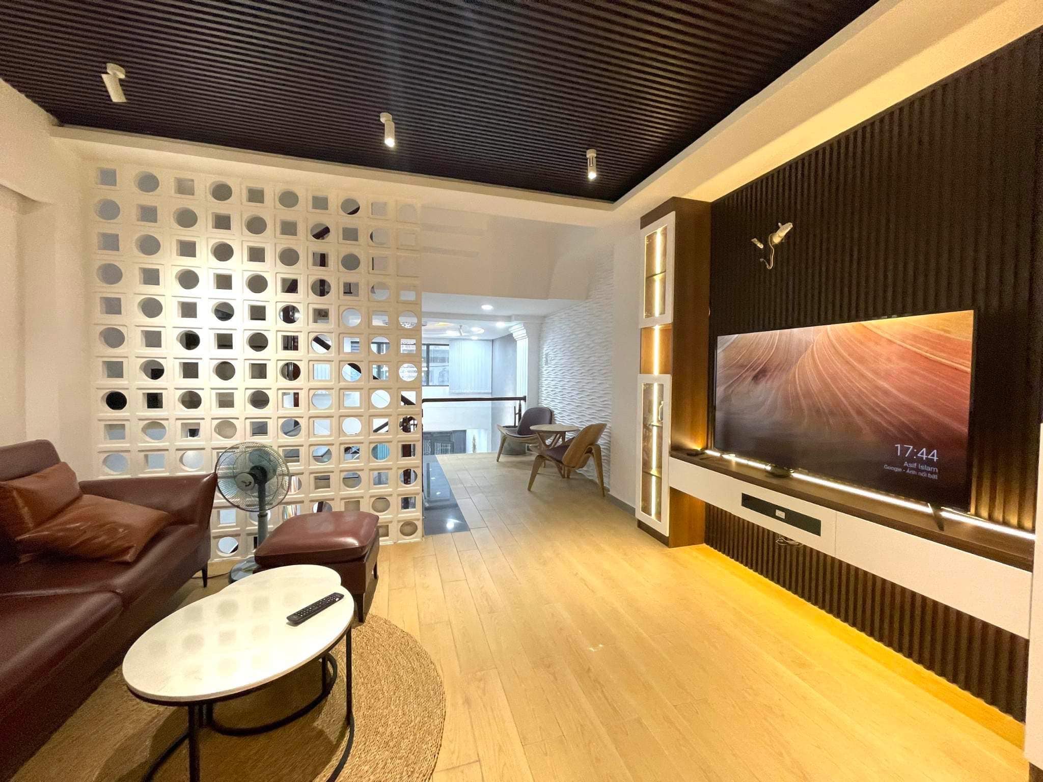 Bán nhà hẻm xe hơi 285 CMT8, P12, Q10, 70m2, 4 tầng, giá chỉ 9 tỷ, kinh doanh sầm uất.