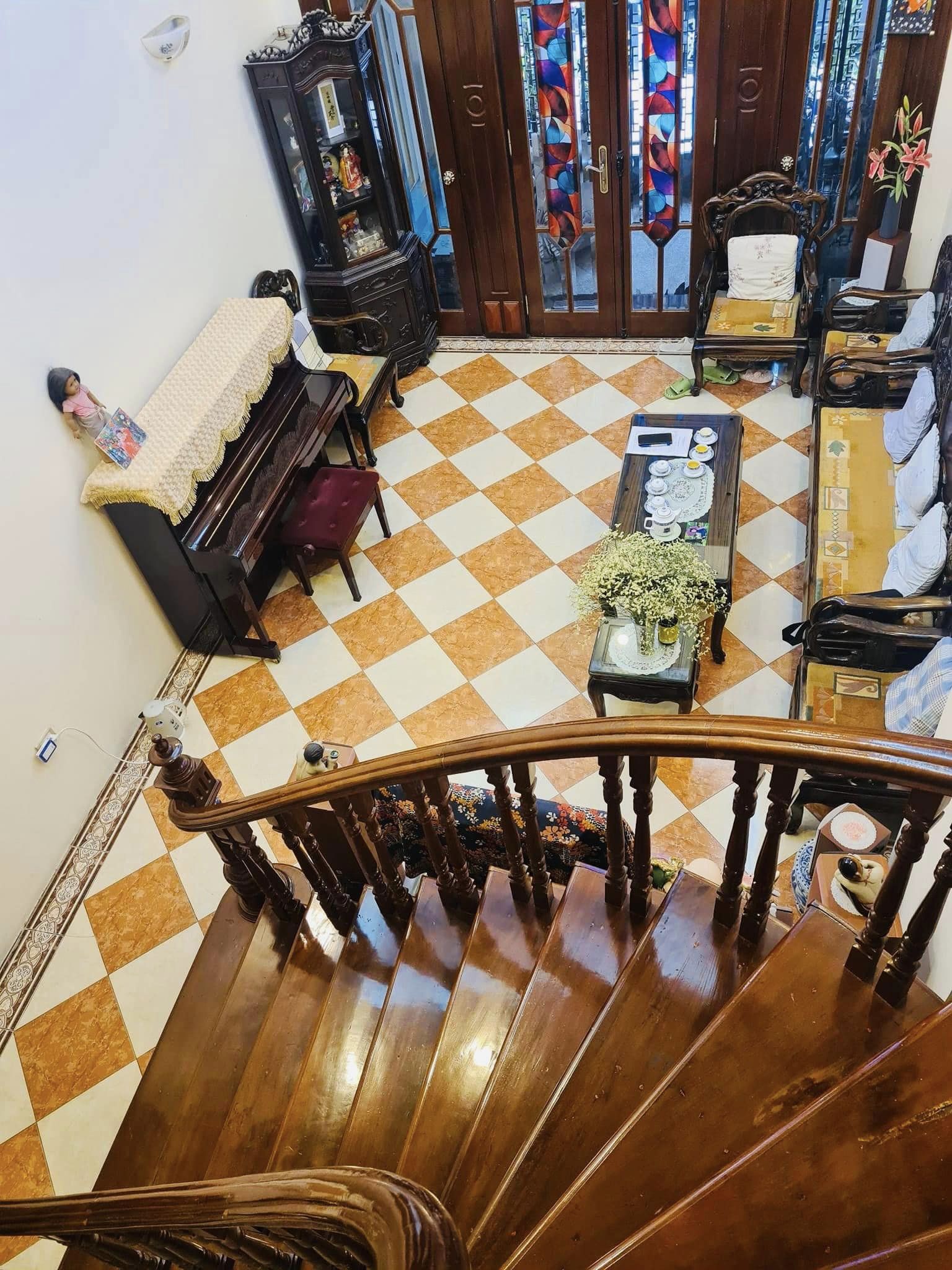 Bán nhà riêng 2 mặt ngõ ô tô KĐT Nghĩa Đô - Cầu Giấy. Nhà đẹp, ở ngay, gara. Hàng xóm KĐT Starlake. 74m2. Giá 18.5 tỷ.
