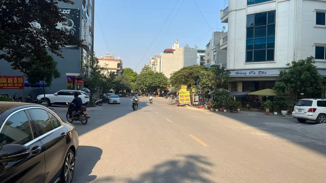 BÁN NHÀ MẶT PHỐ LÊ LAI HÀ ĐÔNG KINH DOANH DT30M2 NHÀ 5 TẦNG MT 3,3M