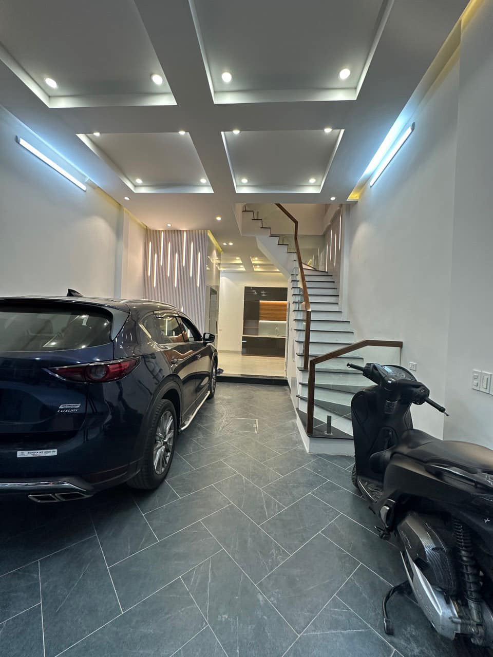 BÁN NHÀ MỚI QUẬN THANH XUÂN - Ô TÔ ĐỖ CỬA - 60M2 - MẶT TIỀN 5M - CÓ THANG MÁY - KHU VỰC TRUNG TÂM SẦM UẤT