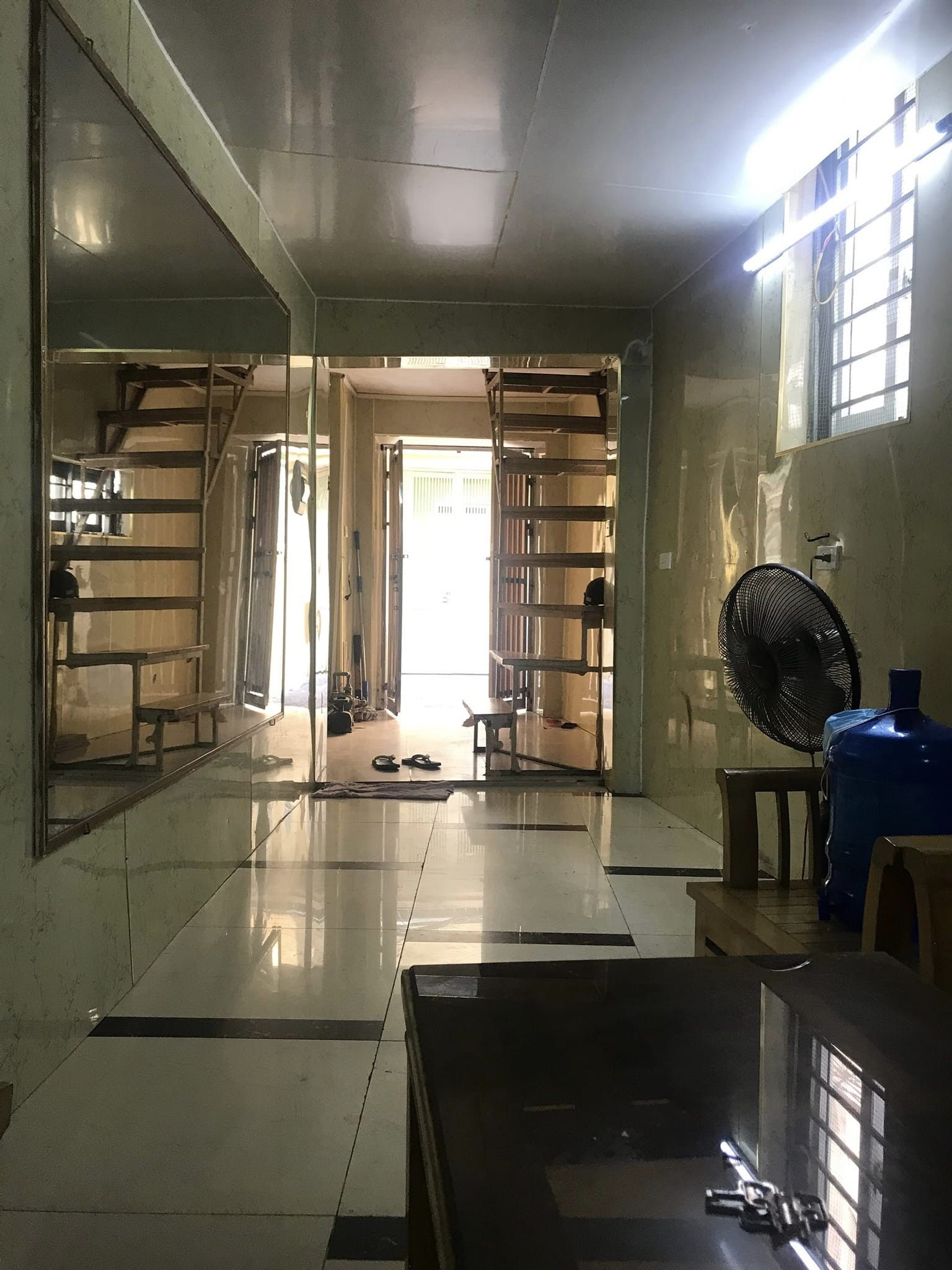 Bán nhà Bạch Mai, ô tô đỗ cửa, 4 tầng 3 ngủ, giá 2.6 tỷ