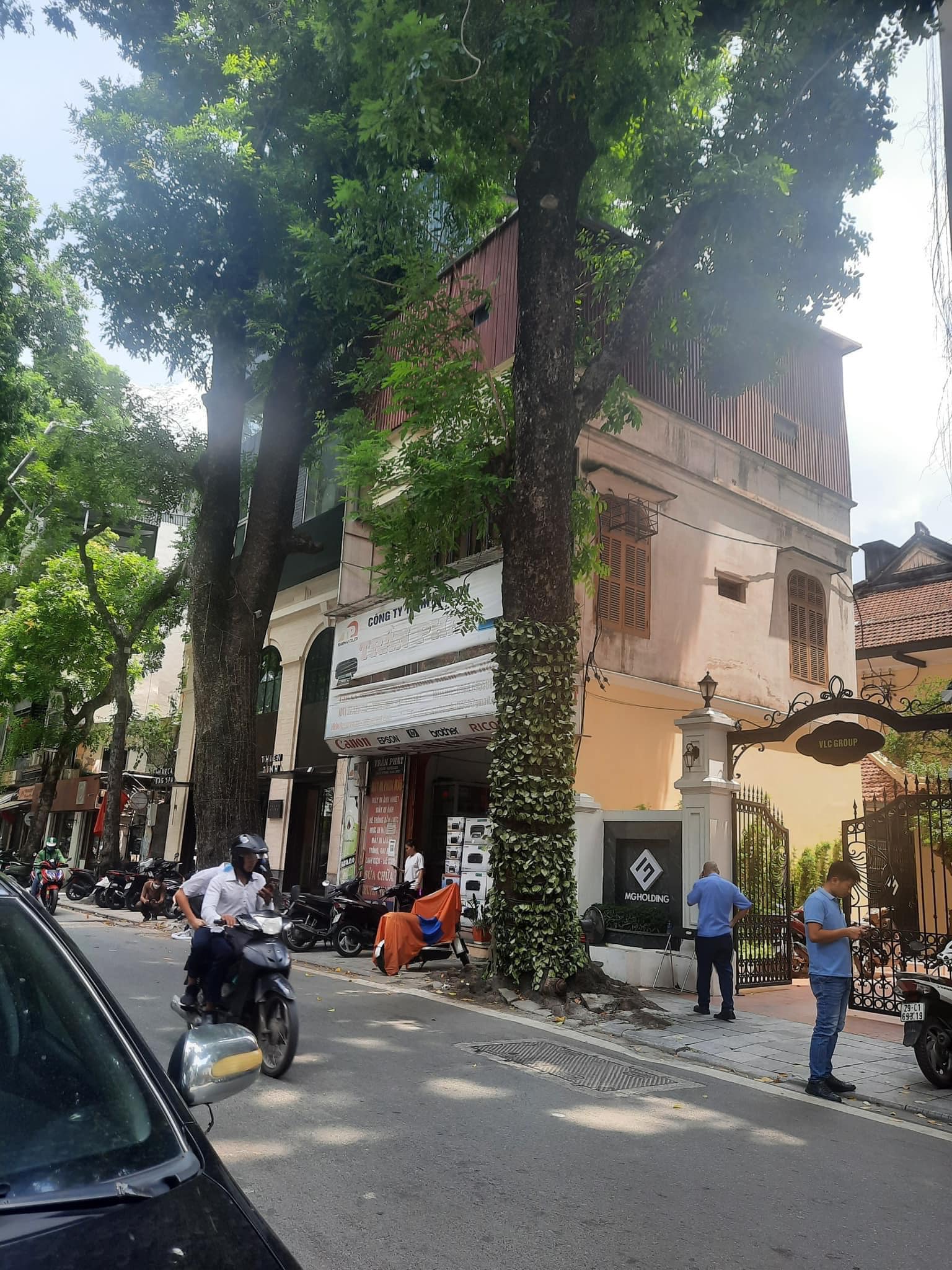 Bán nhà mặt phố Yên Phụ, Tây Hồ, 60m2, 3 tầng, mặt tiền 4m, 17 tỷ