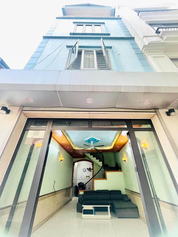 GẤP - nhà ĐÀM QUANG TRUNG 50m2 X 4 Tầng - Chỉ 4 TỶ ,ngõ 3m